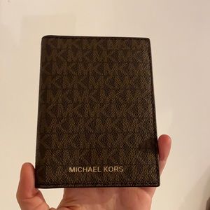 Michael kors wallet
